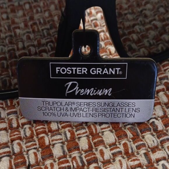 Foster Grant‎ Polarized Premium Stylish Black Sunglasses New With Tags - Picture 4 of 4